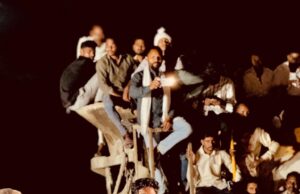 संपूर्ण कर्जमुक्तीसाठी शेतकऱ्यांचा लढा तीव्र — नागपूरच्या वेशीवर हजारोंचा जमाव, महामार्ग ठप्प!