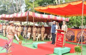 पोलीस स्मृती दिनानिमित्त शहीद जवानांना अभिवादन; जिल्हाधिकारी किरण पाटील यांनी वाहिली श्रद्धांजली