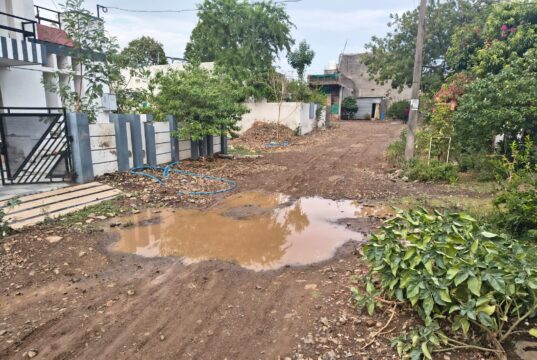 पहिल्याच पावसात एसबीआय कॉलनीतील रस्त्यांची दुरावस्था